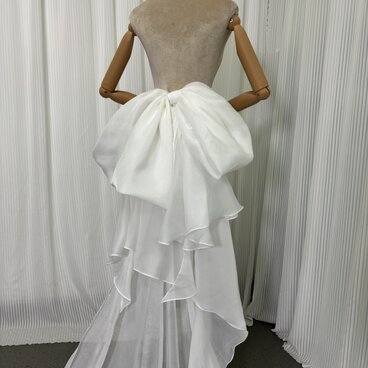 ふっくら柔らかなバックリボン オフホワイト ソフトオーガンジー ロングトレーン 結婚式 前撮り