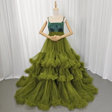 カラードレス グリーン キャミソール ボリュームドレス 優雅なシルエット デザイン感 背中見せ 前撮り