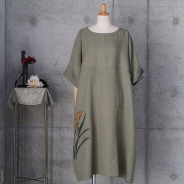 絹のワンピース　 ゆったり目　 ドロップショルダー　着物リメイク