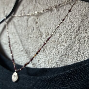 ＊happy price＊かれんなネックレス＠カレンシルバーチャーム＋カレンシルバービーズ＋古いシードビーズいろいろ