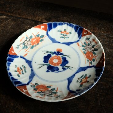 草花と蝶々◆伊万里　花文色絵金彩七寸中皿　古民家　骨董・antiques 明治期 【窯傷有り】i3