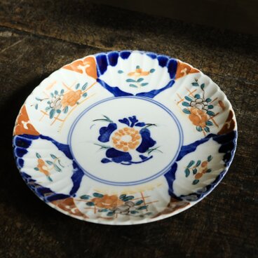 草花と蝶々◆伊万里　花文色絵金彩七寸中皿　古民家　骨董・antiques 明治期 【窯傷有り】i4