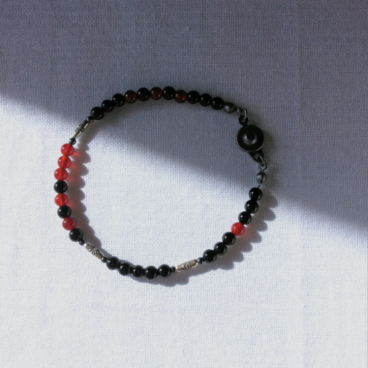 【受注製作】カレンsilverと瑪瑙＊＊＊ブレスレット＊＊＊赤と黒のツートンカラー