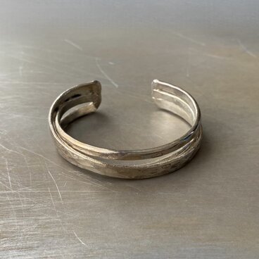 Vintage 90s-00s USA retro textured bangle