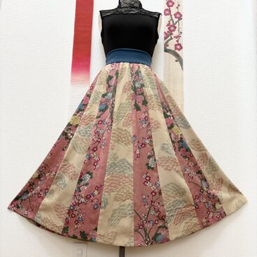 古き布を今の私へ＊着物リメイクの軽やかスカート　早咲の梅
