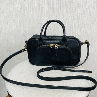 イタリア製タンニン鞣し牛革「アリゾナ」・ダブルファスナーポケット付き2wayミニボストンショルダーハンドバック・黒