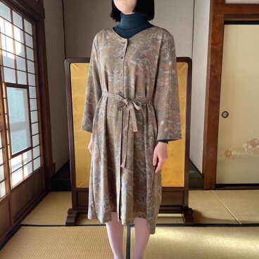 正絹の和柄コートワンピース｜前後2WAY・羽織りにもなるデザイン｜着物リメイク【一点もの】
