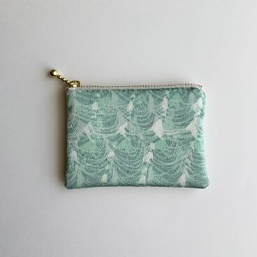 絹手染ミニポーチ（波・薄緑グレー光沢・Ｂ）