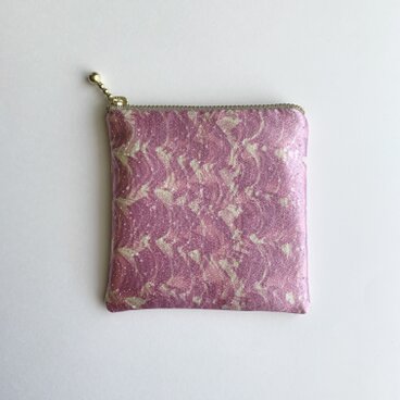 絹手染ポーチ小（縦波・渋赤系光沢）