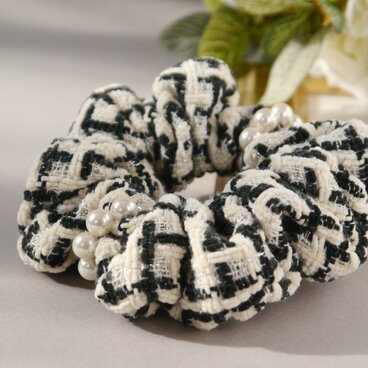 【【送料無料】きちんと感のあるツイード×パールのボリュームシュシュ　ブラック×ホワイト・黒白