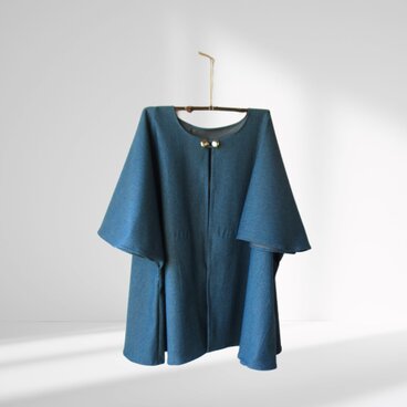 おうちで羽織る袖つきケープ
