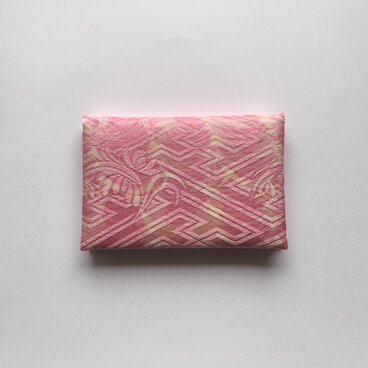 絹手染カード入れ（波・ピンク系・Ｂ）