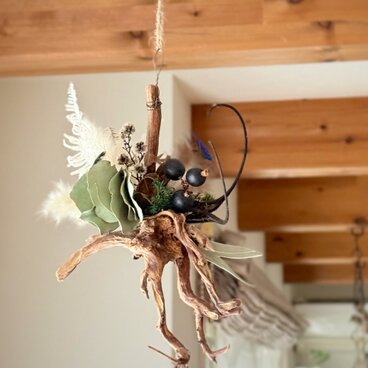 Flying Ornament ― 色の揺れ（流木・ドライ）