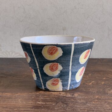 灰青点花 白土 幅広カップ（淡釉仕上げ）