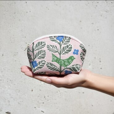 ラウンドポーチ/リップやコスメをまとめる/北欧柄/送別ギフトにも