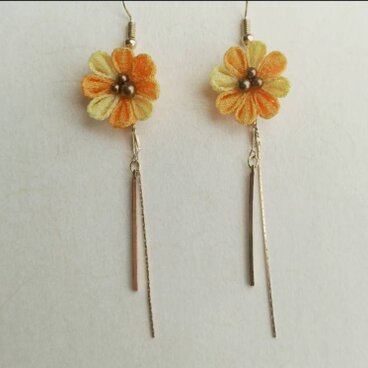 つまみ細工ピアス