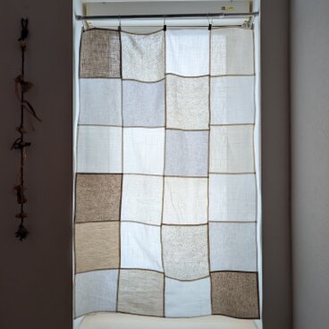 コットンリネン♥️綿麻♥️やわらか天然素材♥️ホワイト＆ベージュ❤ランダムパッチワークカーテン★60✕90★