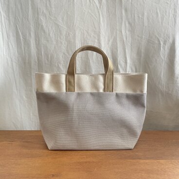 現品のみ✴︎トートバッグM✴︎ジャストA4サイズ✴︎アースカラー