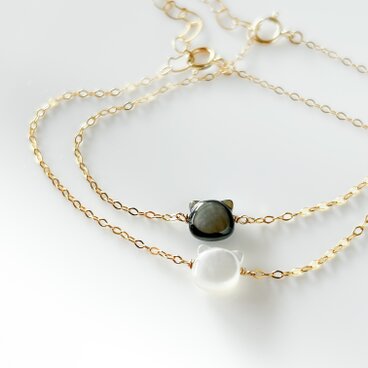 まいにち猫パレード！✧ シェル猫のきらり細チェーンブレスレット｜14kgf (白猫 / 黒猫)