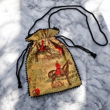 数量限定!   イギリスビンテージテキスタイル   ポンポンパイピング 3way巾着ショルダーバッグ　レッドコート