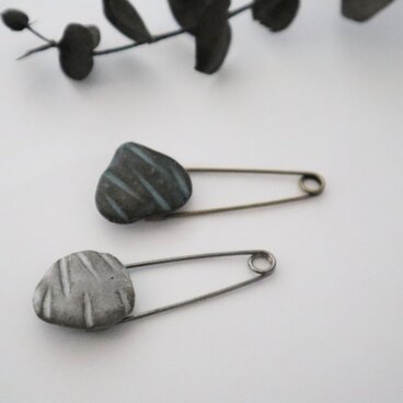 陶ブローチ（ストールピン）2つセット　その①