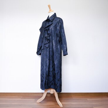 【完全一点物】胸元フリルワンピース（ネイビージャガード）