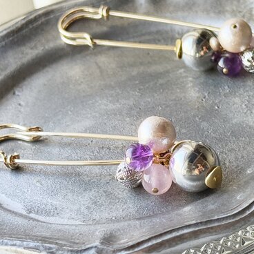 【2月の誕生石】強さとやわらかさをひとつに。アメシストとローズクォーツのストールピン/ショールピン