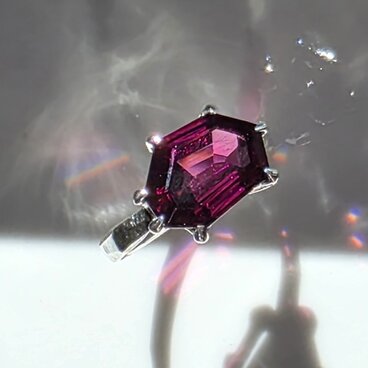 ロードライトガーネット　6.18ct　変形7角　ツメ留め　シルバーSV925リング