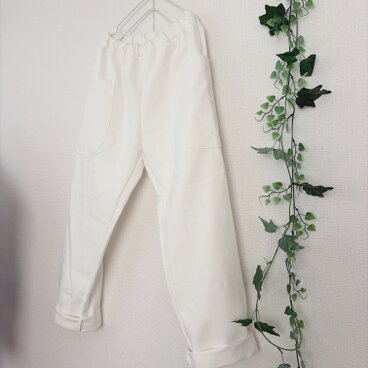 岡山産ホワイトデニムポッケ付きリラックスパンツ