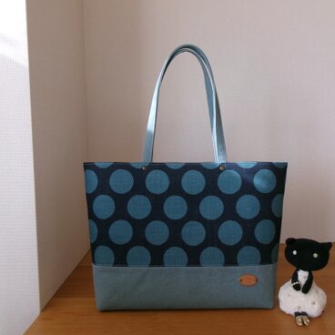 ドット柄生地のビッグトートバッグ　難あり