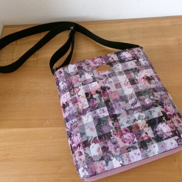 リバティ　アーカイブギンガムのシンプルショルダーバッグ