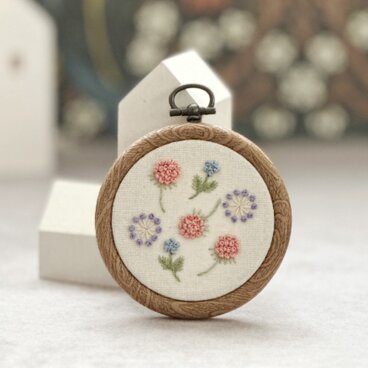【刺繍キッ春色フレンチノットステッチの刺繍フレーム