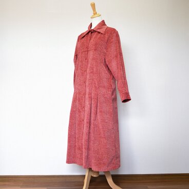 【完全一点物】プリーツタックワンピース（レッドチェックコーデュロイ）