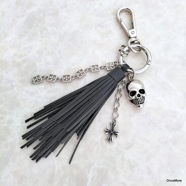 【現品限り】タッセルとスカルのカラビナキーホルダー