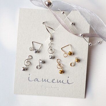 【イヤーカフ】「小さな音符」ヘマタイト 片耳 ト音記号 シルバー ゴールド 天然石 音楽 発表会 結婚式 フォーマル