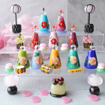 2026年ひな祭り＊とんぼ玉ひな人形 ガラスのミニチュア雛人形・三人官女と五人囃子