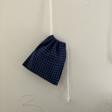 チェックコットンリネンの巾着袋。(ba-121)