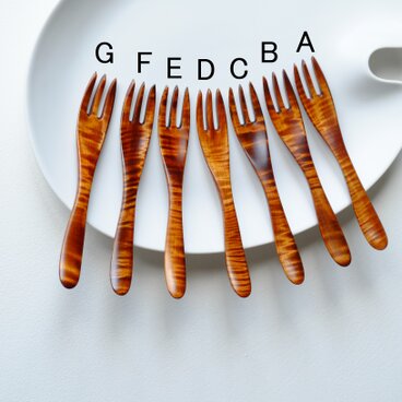 栃材縮杢のデザートフォーク〈type A〉（拭き漆）2601