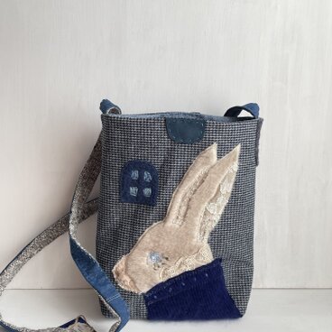 窓とボアうさぎのショルダーバッグ