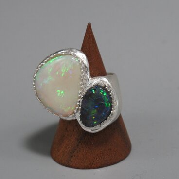 清楚な中にも華やかさ