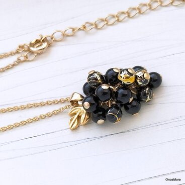 ミニ葡萄のペンダント（唐草MIX・ブラック）