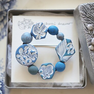 : : : 陶土の草花ブローチ : : : 1429