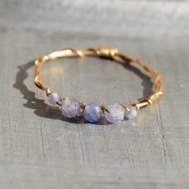 タンザナイト  ラウンドカット2種5粒 /リング /ゴールド シルバー ピンク  金属アレルギー対応