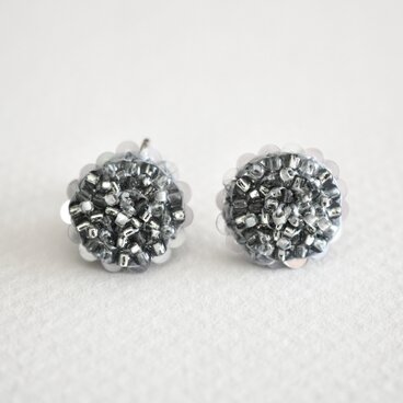 round粒々プチフリル（グレー）ピアス/イヤリング【受注】