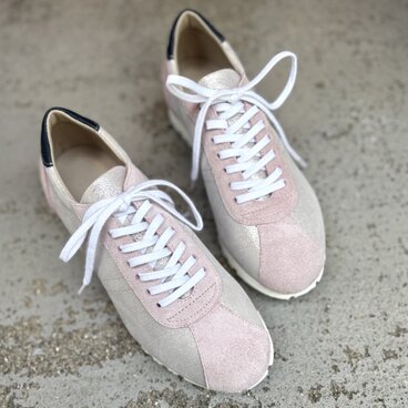 【桜みたいな春カラー！】クラシックなデザインと本革の上質感！EMAのスニーカー/ベビーピンクラメ