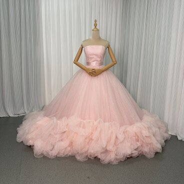 美品！カラードレス 薄ピンク ベアトップ 華やかなトレーン プリンセスライン キラキラチュール 前撮り