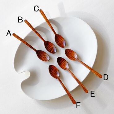 栃材縮杢のデザートスプーン〈type B〉（拭き漆）2602