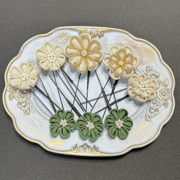 生成りと抹茶の金糸小花 Uピン8本セット