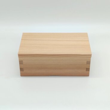 接着剤を使わず組んだお弁当箱