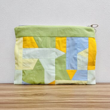 パッチワークのポーチ（大）